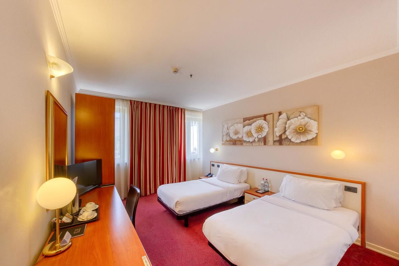 Отель Best Western Plus Congress Hotel Yerevan Ереван
