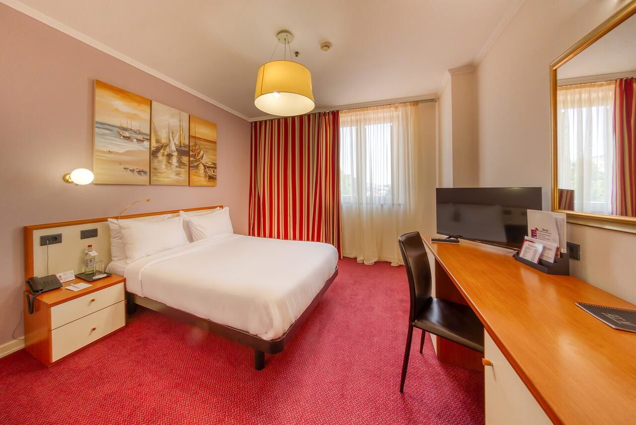 Отель Best Western Plus Congress Hotel Yerevan Ереван-18