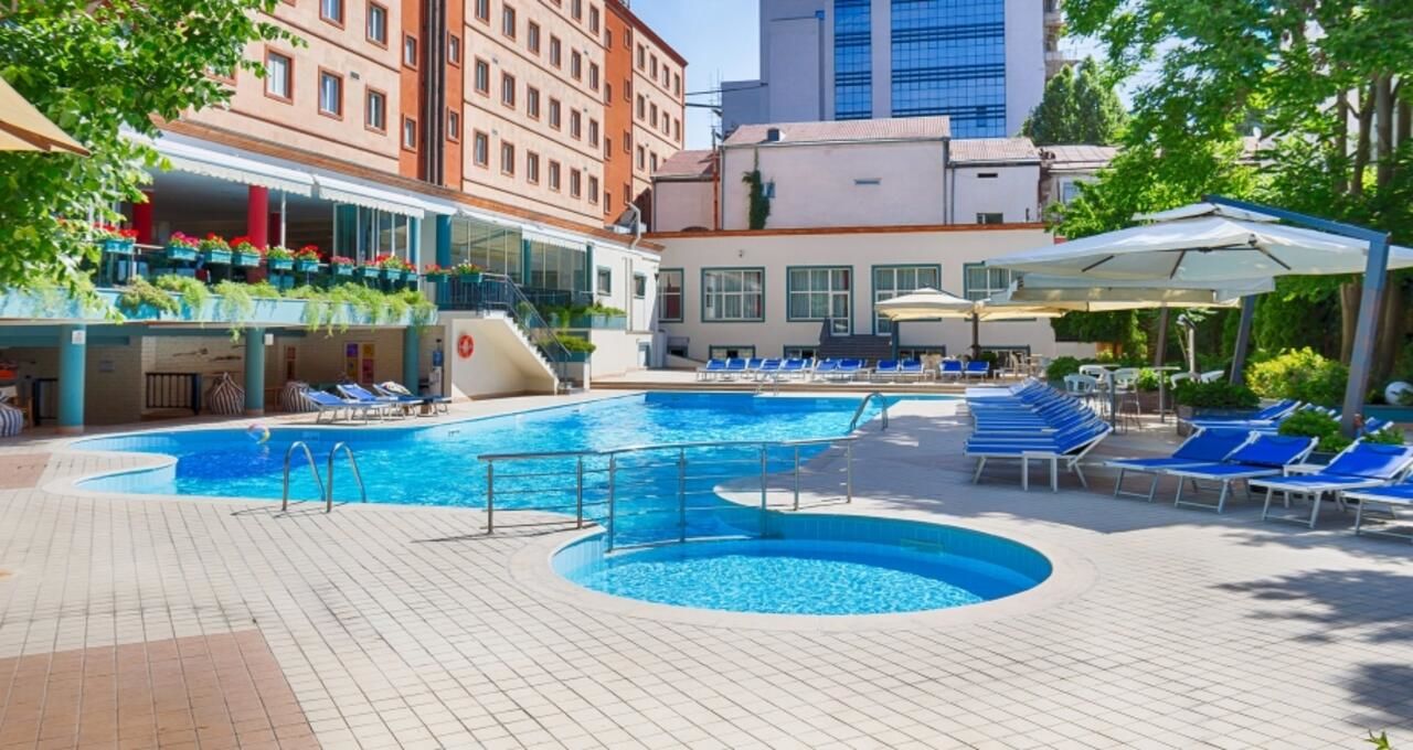 Отель Best Western Plus Congress Hotel Yerevan Ереван-5