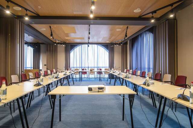 Отель Best Western Plus Congress Hotel Yerevan Ереван-21